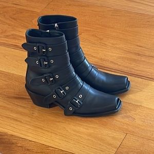 Burberry Black buckle boots excellent condition peep toe